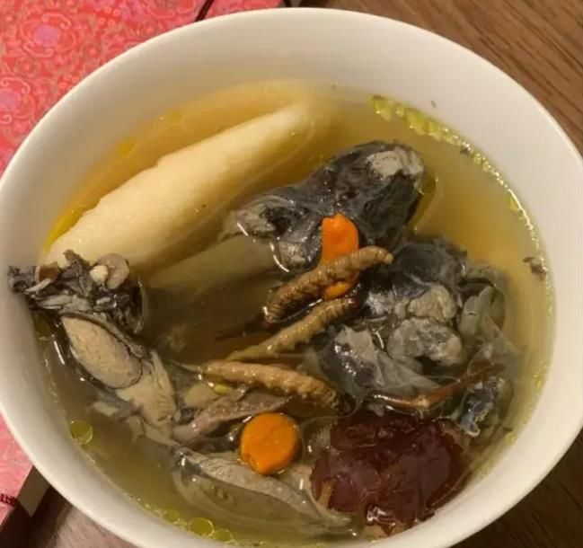 冬蟲夏草和哪些食材可以一起煲湯？