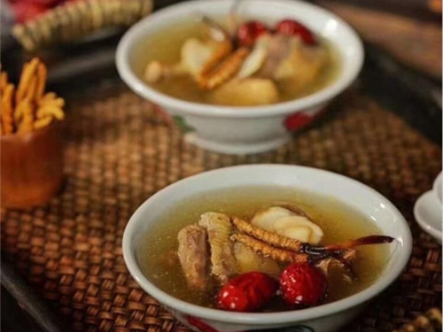 冬蟲夏草可以直接食用嗎？冬蟲夏草常用于燉煮