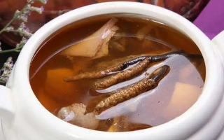 東強堂蟲草清燉團(tuán)魚：秋冬滋補硬菜，一口鮮醇養(yǎng)身心